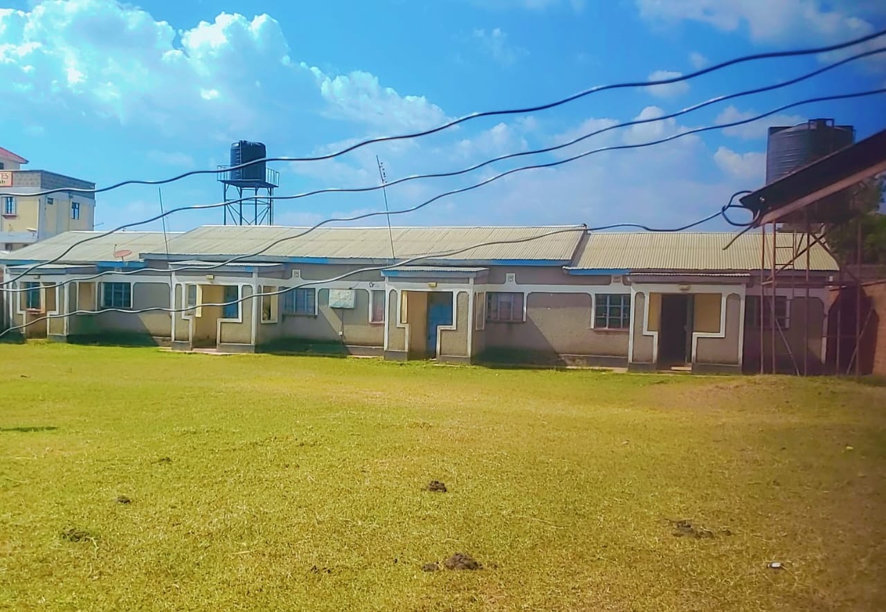 4 Two Bedroomed Units sitting on a 100 by 100 plot